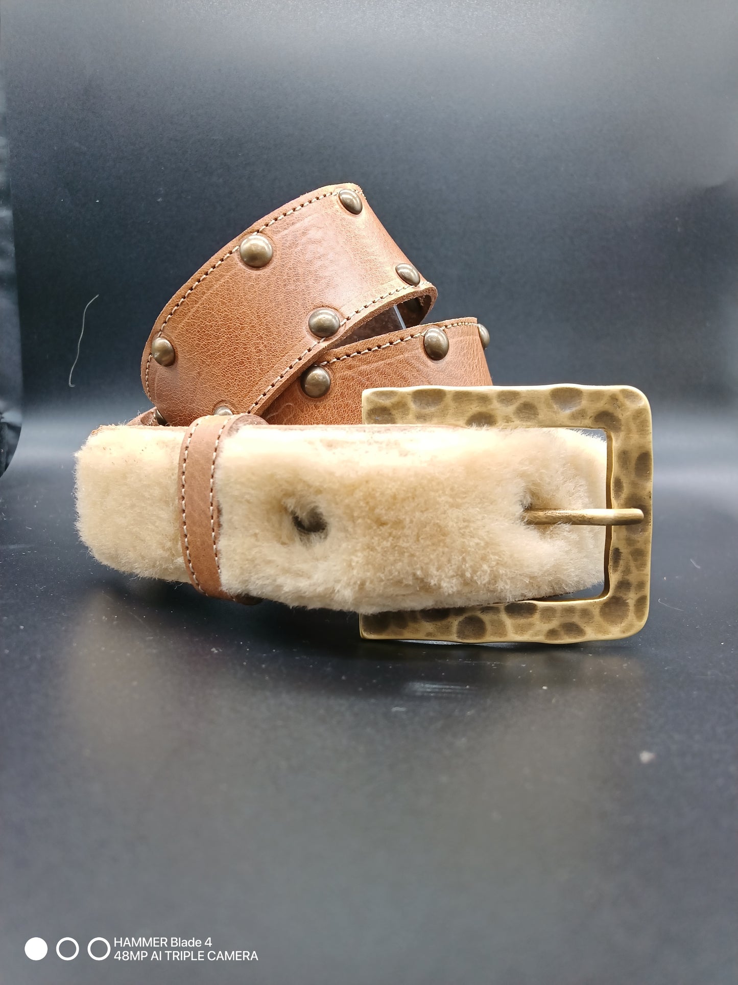 ceinture cuir et mouton cloutée