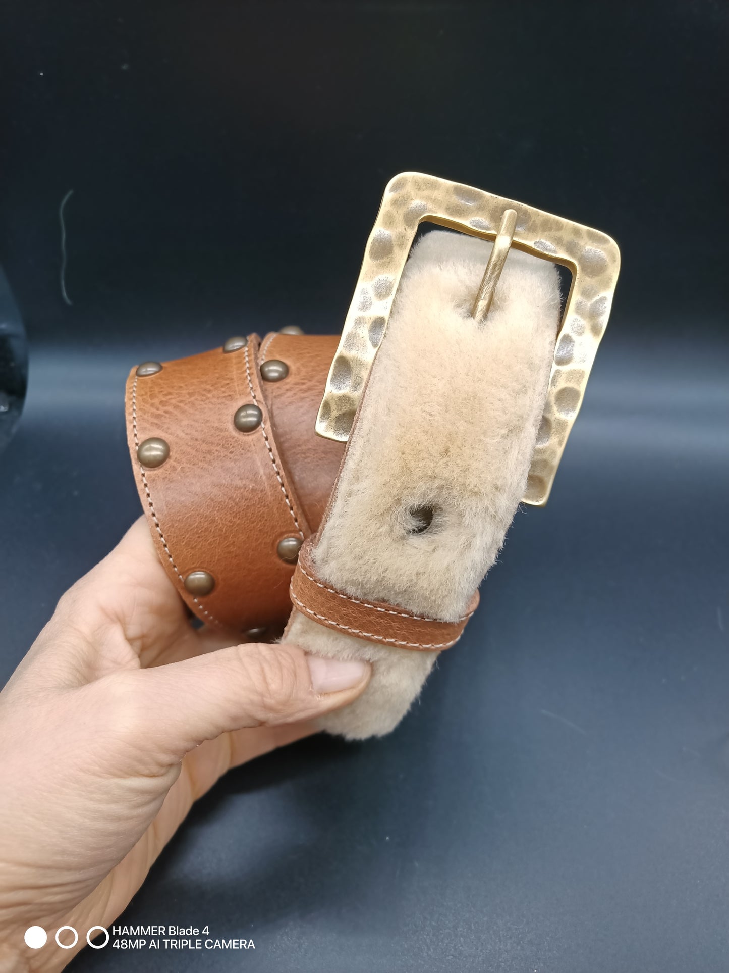 ceinture cuir et mouton cloutée